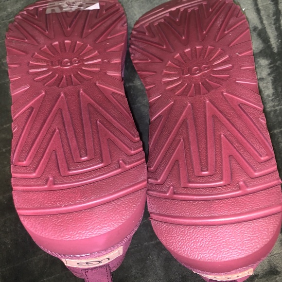 UGG CLASSIC ULTRA MINI BOOTS - Picture 3 of 5